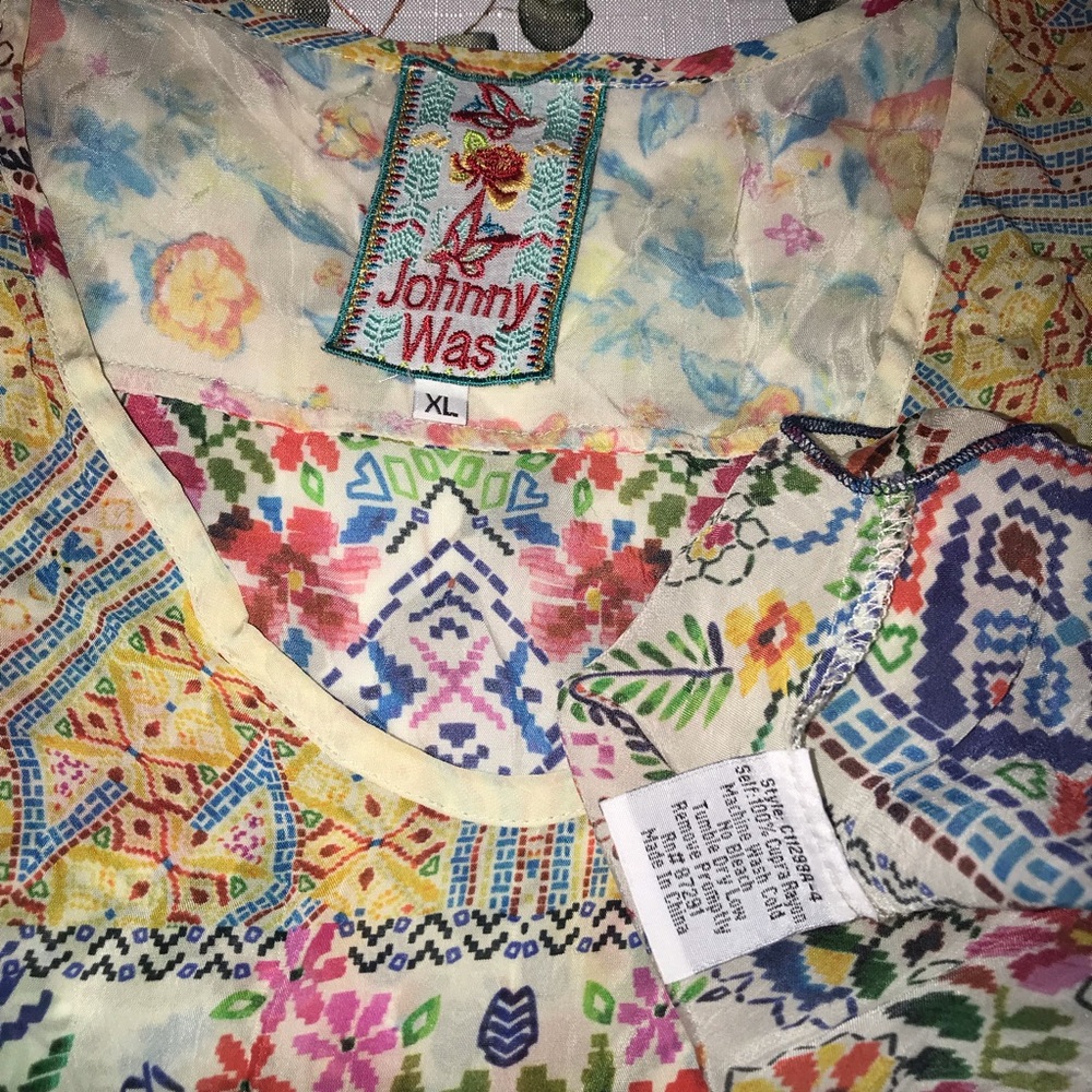 Johnny Was Trends Short Sleeve Printed Top - Picture 6 of 7